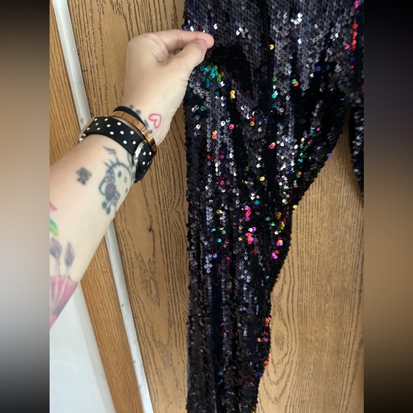 Straight leg/legging sequin pants size 2x but fits more like an xl in my opinion - Picture 8 of 9